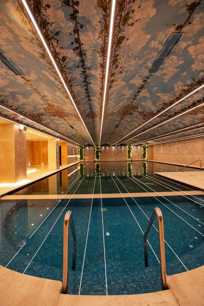 Piscine intérieure